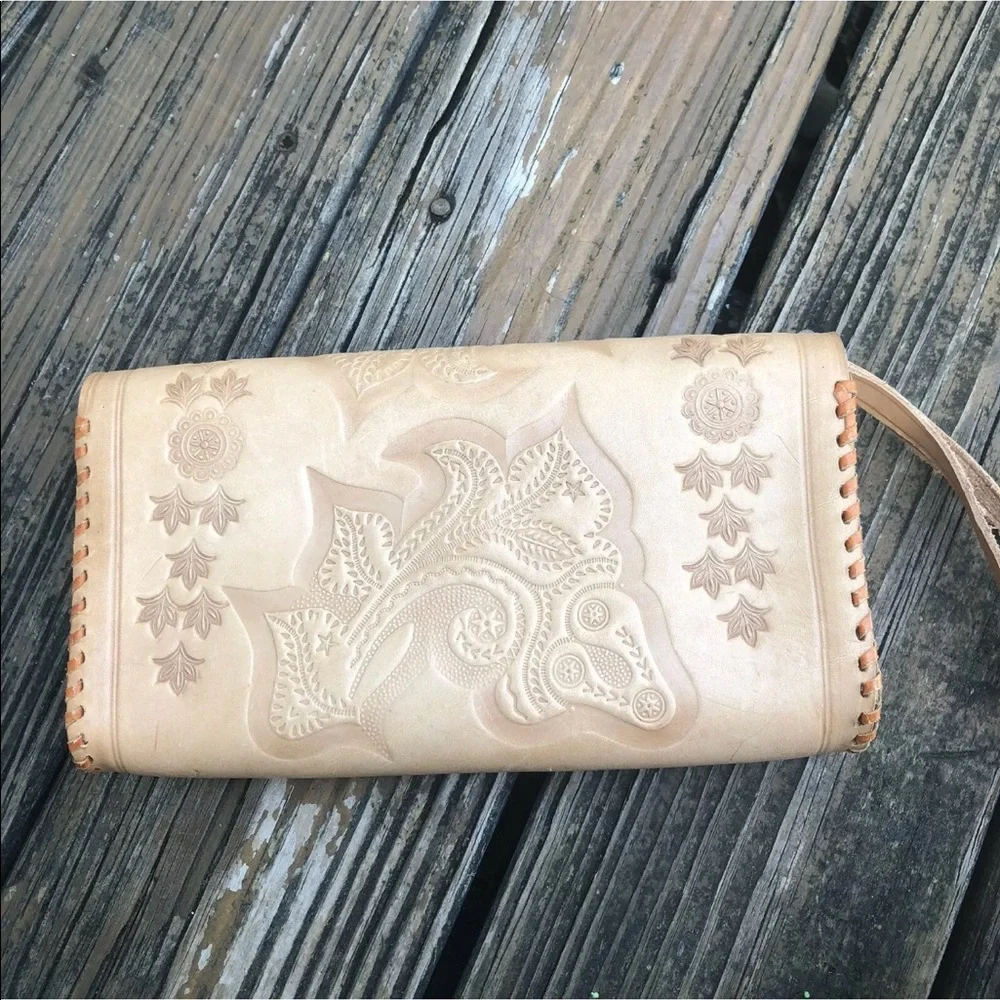 Tooled Leather Floral Purse Brown Tan Bag Wristlet Clutch Vintage 70s 80s